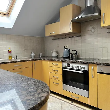 Movie - Charming Place, 15 Minutes To Old Town & 5 Minutes To Seaside Homestay szállás *