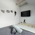 Проживание в семье Movie - Charming Place, 15 Minutes To Old Town & 5 Minutes To Seaside Гданьск