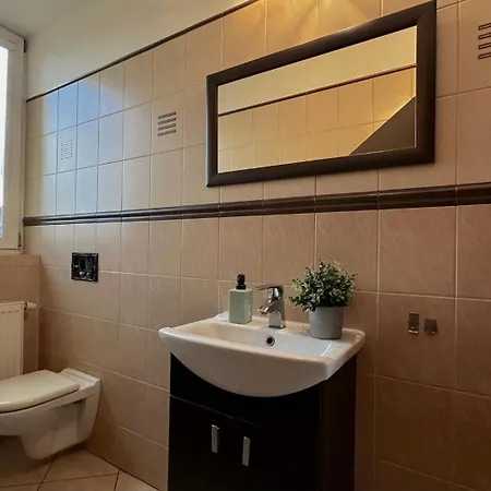 Privatunterkunft Movie - Charming Place, 15 Minutes To Old Town & 5 Minutes To Seaside