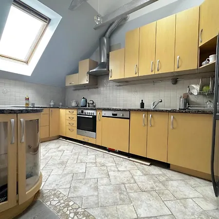 Séjour chez l'habitant Movie - Charming Place, 15 Minutes To Old Town & 5 Minutes To Seaside *