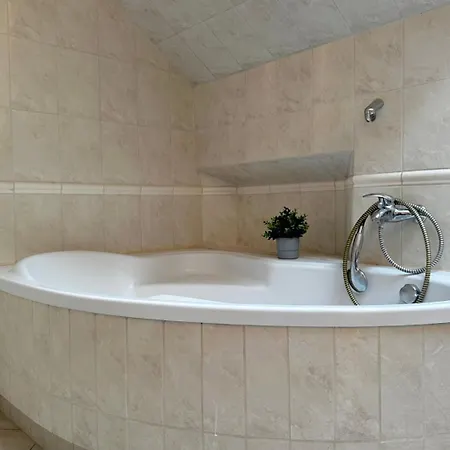 Movie - Charming Place, 15 Minutes To Old Town & 5 Minutes To Seaside * Danzig