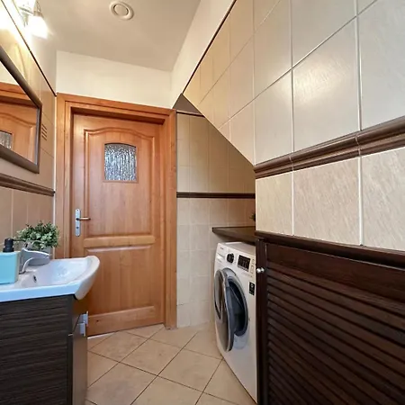 Movie - Charming Place, 15 Minutes To Old Town & 5 Minutes To Seaside