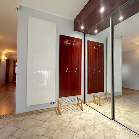 Privatunterkunft Movie - Charming Place, 15 Minutes To Old Town & 5 Minutes To Seaside