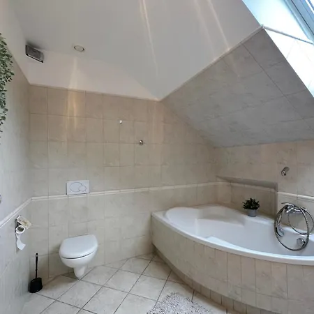 Movie - Charming Place, 15 Minutes To Old Town & 5 Minutes To Seaside * גדנסק